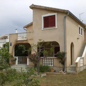 Vesna Apartman